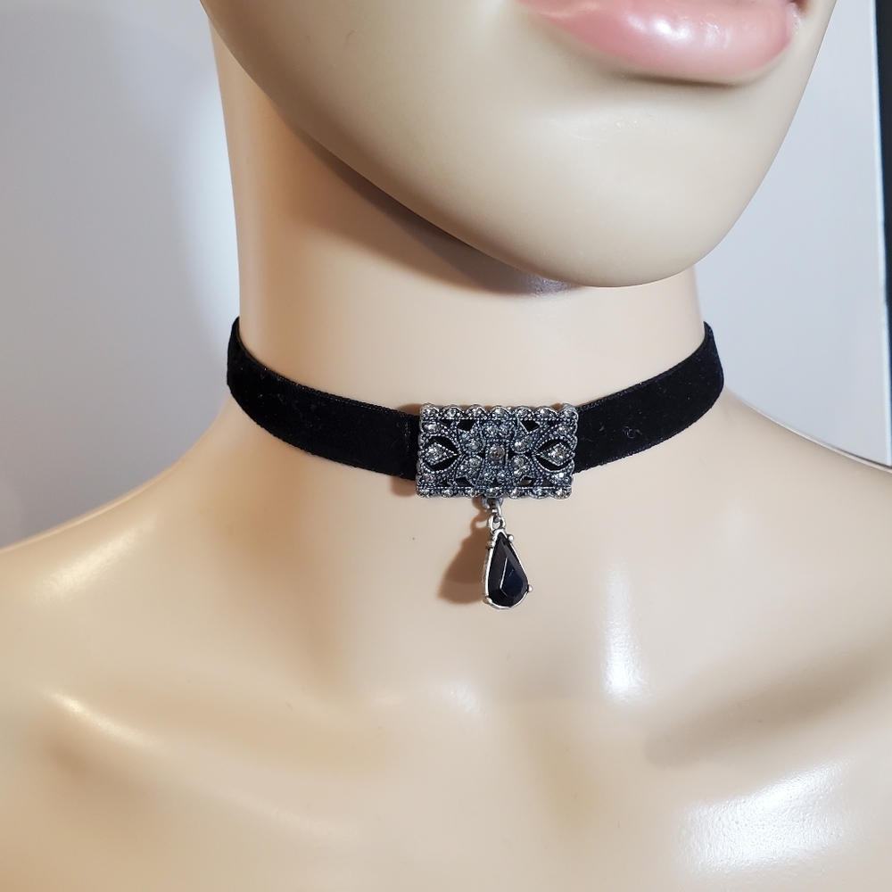 Gothic Rhinestone Choker - Picture 1 of 4
